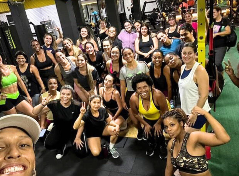 Perca peso se divertindo em um ambiente alegre e divertido com ZUMBA