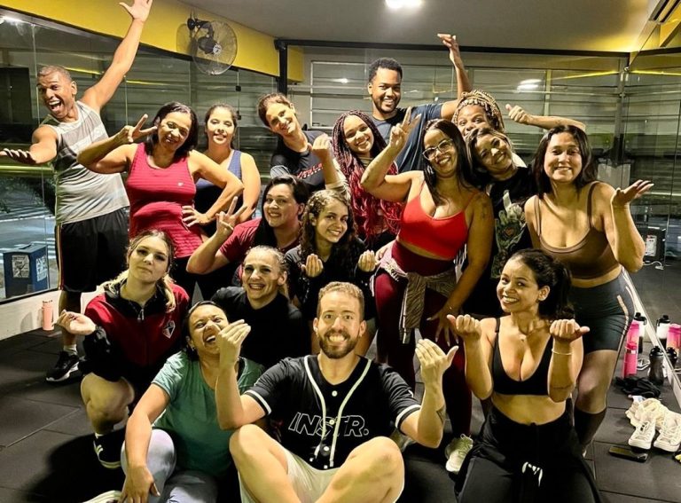 Aprenda a dançar perdendo calorias com FITDANCE